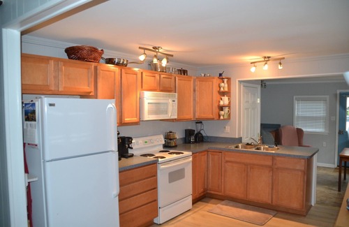 Tall Timbers Cottage | Potomac Rvr Woodland Cottage, Polite Pets welcomed, Central Air, Stunning Sunset