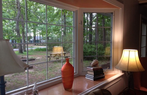 Tall Timbers Cottage | Potomac Rvr Woodland Cottage, Polite Pets welcomed, Central Air, Stunning Sunset