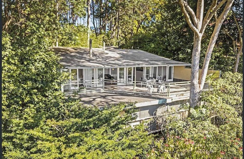 Hunchy Cottage | Potters Place Montville with Hinterland Views, Deck, Fireplace