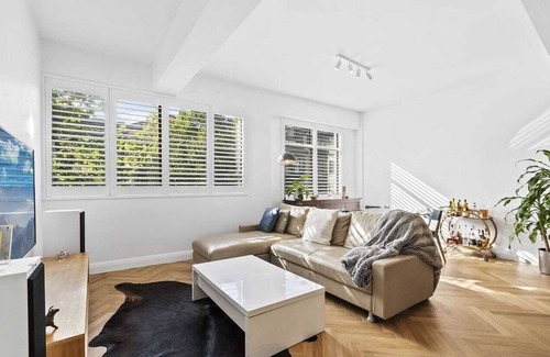 Woolloomooloo Apartment | Potts Point — Stylish and Spacious Retreat 2BR