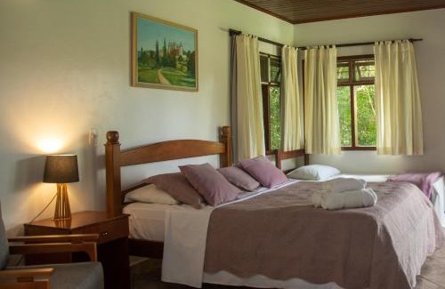 Alto Paraiso de Goias Hotel | Pousada Casa Rosa