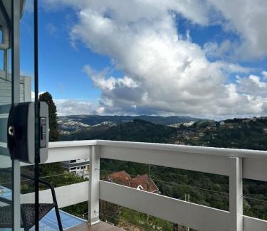 Campos do Jordao Hotel | Pousada Casa Pinha em Campos do Jordão