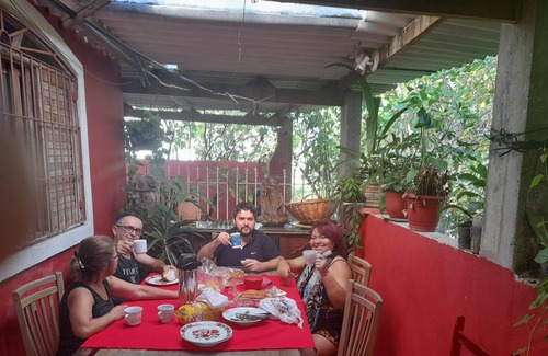 Balneario Gaivotas House | Pousada Crazy Hostel