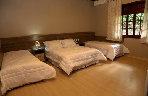Tres Pinheiros Hotel | Pousada Três Pinheiros