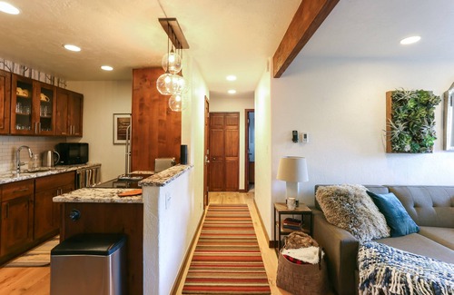 Avon Condo | POW HAUS: Modern Beaver Creek 2BR w/Ski Access