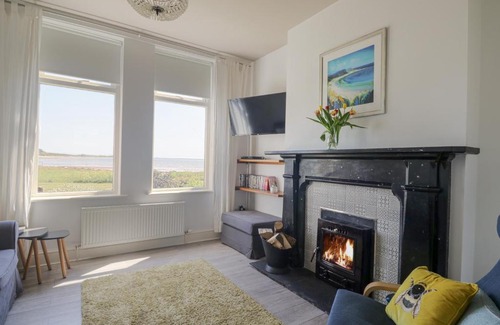 Powfoot House | Pow-Wow Shore Cottage