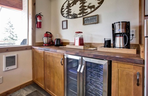 Government Camp Cabin | Powder Lodging #301 at Golden Poles - Collins Lake Resort