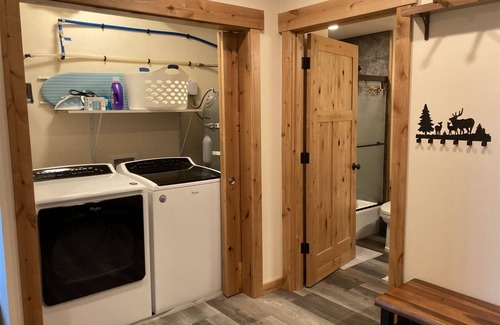 Government Camp Cabin | Powder Lodging #301 at Golden Poles - Collins Lake Resort