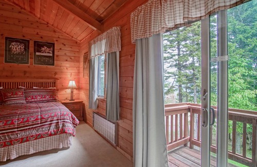 Snowshoe House | Powder Monkey 12: 2 BRs's, 2 Baths, Plus sleeping loft. Slope Side.