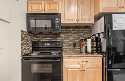 East Kootenay Apartment | Powder Peak | Ski In-Out | Pools & Hot Tubs Access