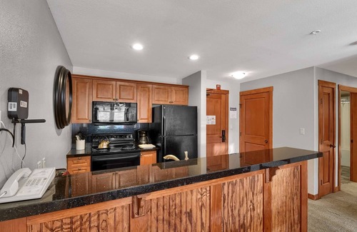 Salt Lake Mountain Resorts Condo | Powder Stash: Cozy Solitude Condo, Heated Pool, Hot Tub, Game Room, Covered Parking, Ski-In/Ski-Out