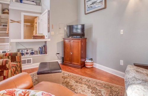 Sunriver Condo | Powder Village B2 is an Inviting, Updated Sunriver Condo with Open Living Space!