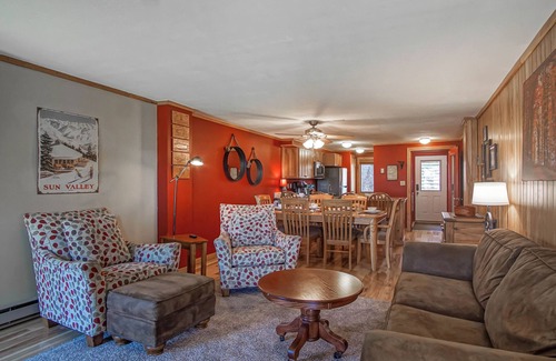 Snowshoe Condo | Powderidge 2 -Slope Side, Spacious Deck