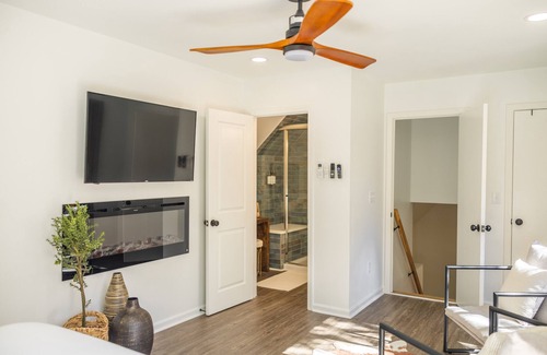 Hendersonville House | Power & Water/Disaster Relief Stays/2BR 2BA