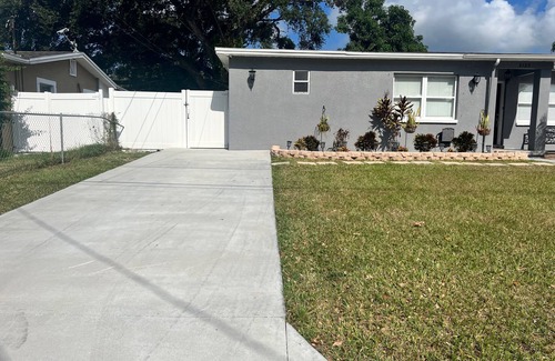Egypt Lake-Leto Apartment | Powhatan suite just 5 mins away from Raymond James Stadium.