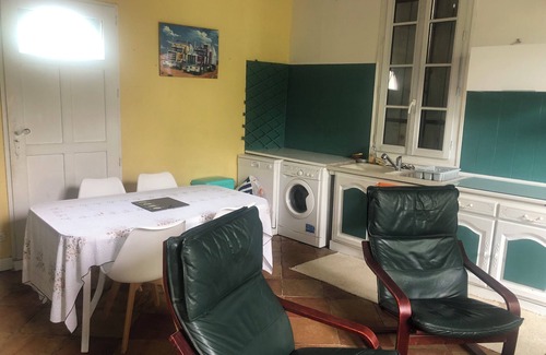 Lagorce House | Près ST EMILION Gîte 4 à 7 personnes 2 à 4 ch CLIM WIFI PISCINE JARDIN TERRASSE
