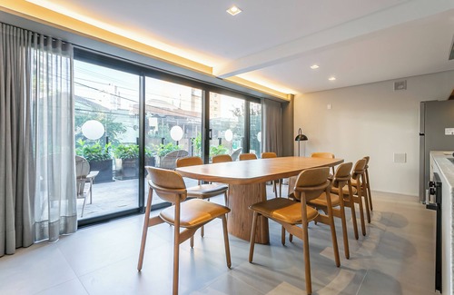 Centro Condo | Prédio Novo e Moderno no Centro com cama king-size