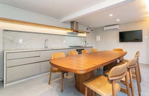Centro Condo | Prédio Novo e Moderno no Centro com cama king-size