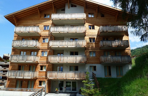Saint-Pierre-de-Clages Apartment | Pracondu 1 101 - OUTDOOR & FUN apartment 8 pers