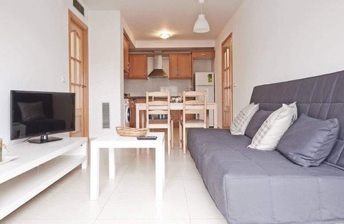 Clara Apartment | Practical and quiet apartment 100m from the beach and 10 min from Port Aventura