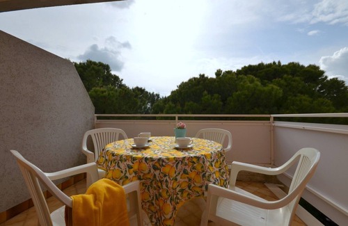 Bibione Apartment | Practical flat in Bibione with shared pool