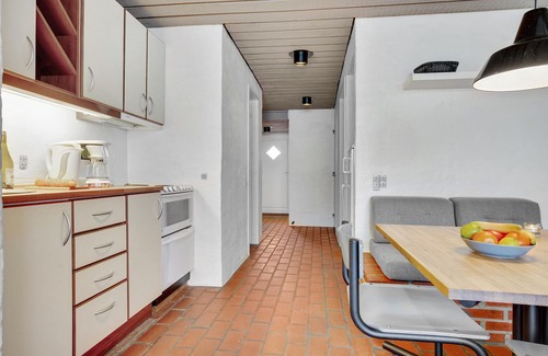 Brovst Apartment | Practical vacation apartment by the Jammer Bay.
