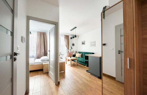 Nowa Praga Apartment | Praga Apartment with the View by BookingHost