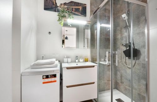 Nowa Praga Apartment | Praga Apartment with the View by BookingHost
