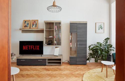 Karlin Apartment | Prague Days - Spacious 3BDR Apartment - Trendy Neighbourhood