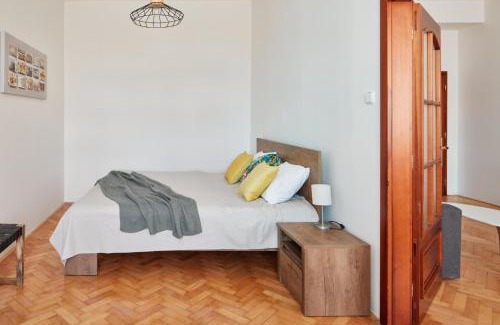 Karlin Apartment | Prague Days - Spacious 3BDR Apartment - Trendy Neighbourhood