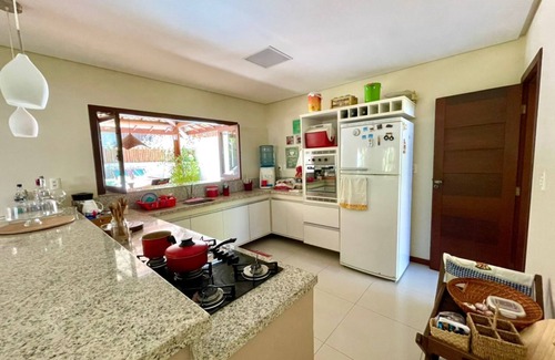 Acu da Torre House | Praia do Forte, cozy house with 4 bedrooms, swimming pool, wi-fi and gourmet area,