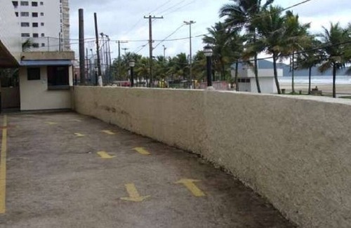 Aviacao Apartment | Praia Grande - Beachfront Building 2 Bedrooms + Balcony + Garage