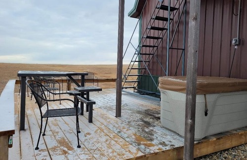 Cherry Creek House | "Prairie Base Camp" a retreat & great views, deer, grouse and an occasional elk.