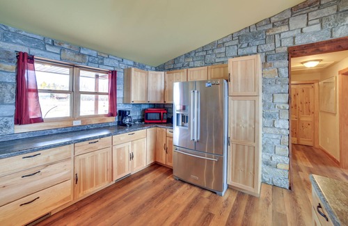 Garden House | Prairie-Style Home on Garden Bay w/Deck + Hot Tub