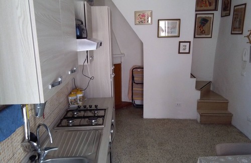 Pratola Peligna House | Pratola P. Mini apt completely renovated, in the historic center.