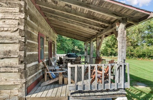 West Union Cabin | Pre-Civil War Cabin w/Modern Amenities Nestled In The Foothills of Adams County