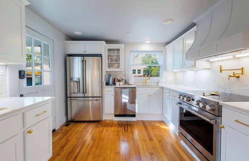 Versailles House | Pre-Launch Special Bluegrass Manor Sleeps 14 Bourbon Trl, Keeneland, Airport, UK