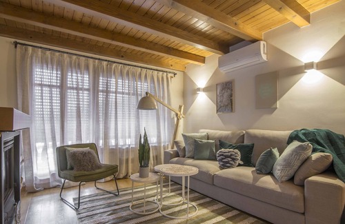 Alt Aneu Apartment | Precioso Ático con chimenea 48 2D