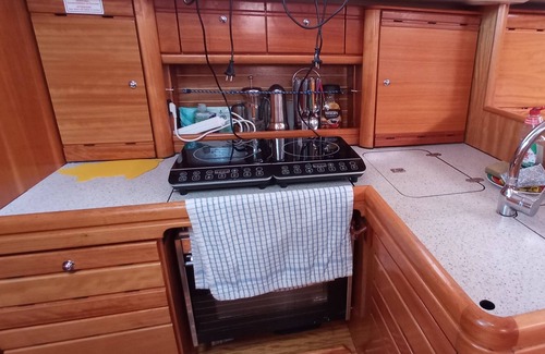 Masnou Boat Rental | Precioso barco en puerto del Masnou, en el Maresme