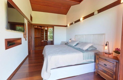 Itacoatiara House | Precious in Niterói with sea view | Casa Luxo