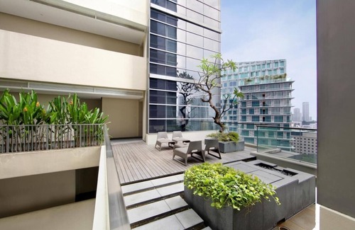 Somerset Apartment | Premier 1 Bedroom at Orchard, 50 m Stroll to MRT