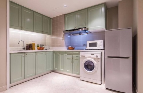 Downtown Shanghai Apartment | Premier 1 BR close to People's Square Metro Shanghai