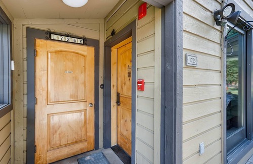 Lakeside Village Condo | Premier 2BR/2BA in Lakeside Village by RedAwning