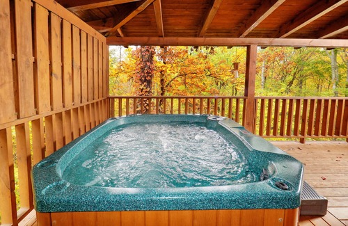Gatlinburg - Pigeon Forge Cabin | Premier Cabin Private Location in the Mountains, FREE Access to Resort Amenities
