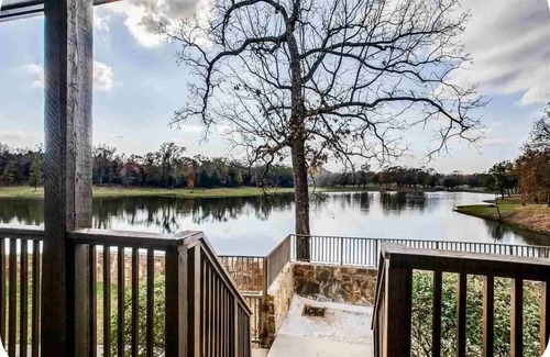 Van Zandt County House | Premier country house with top amenities in Ben Wheeler near Canton Trade Days