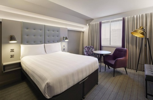Hemel Hempstead Hotel | Premier Inn Hemel Hempstead Central