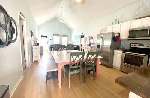 Sunset Beach House | PREMIER location; CONCIERGE linen service; 2 PRIMARY SUITES