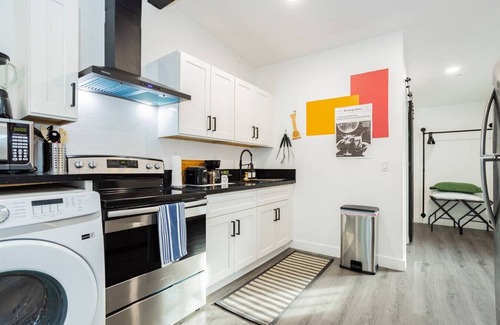 Beverly Green House | Premier Modern Vegas Escape: Arts District & Patio
