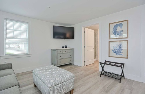 Plymouth Cultural District Apartment | Premier Ocean View Corner Condo (875S.F.)