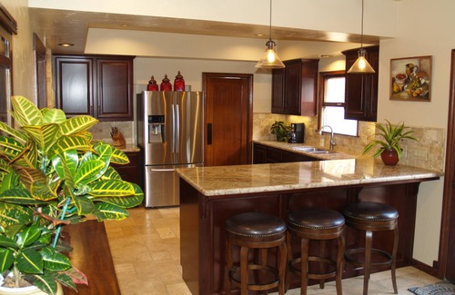 Mariposa House | Premier Town Villa in the Yosemite Area with Hot tub, Patios and Sport Court